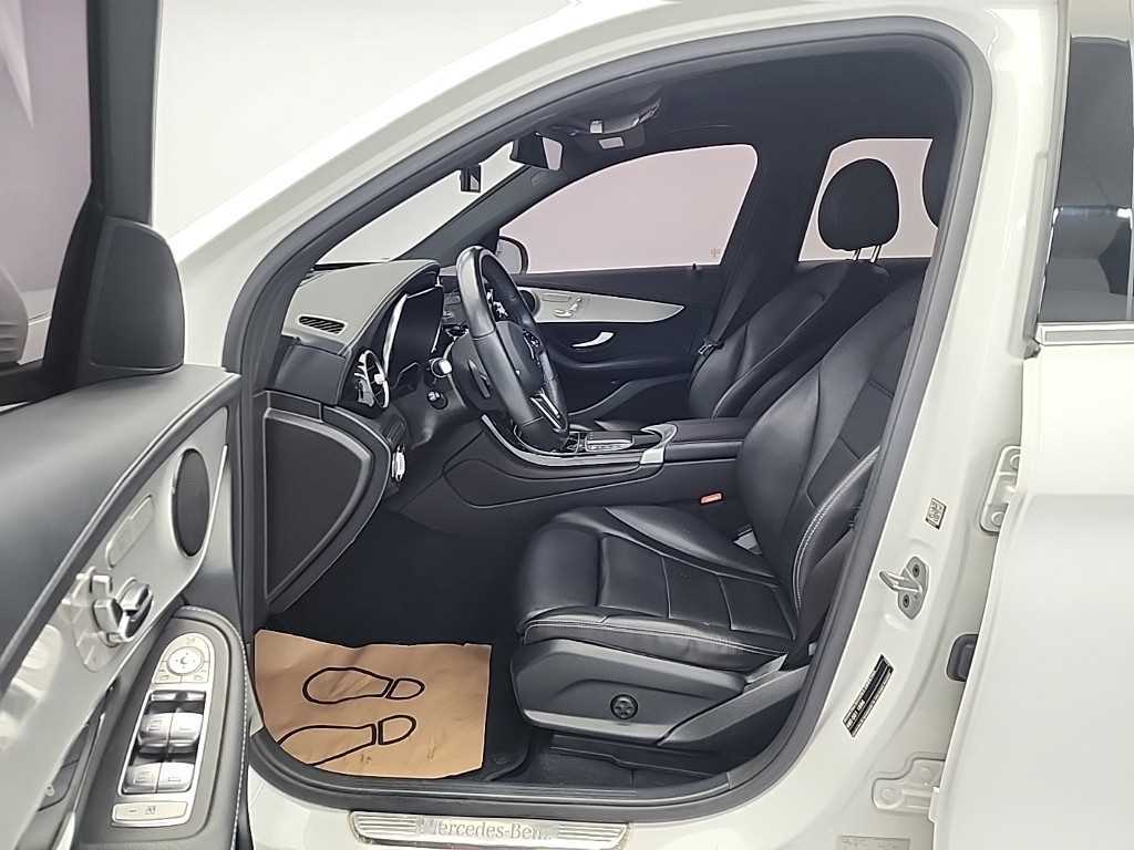 Mercedes Benz GLC Class - Vista 12