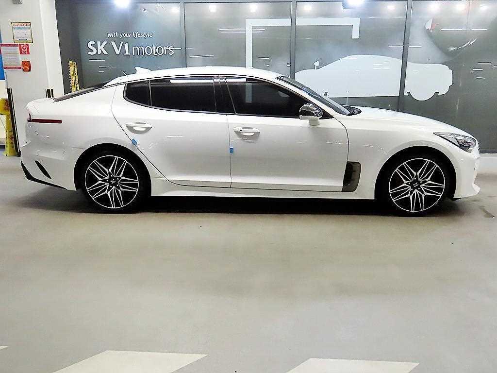 KIA Stinger - Vista 3