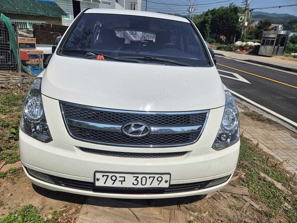 HYUNDAI Starex 2015 Blanco - Importación desde Corea - HF Imports Iquique - Foto 1