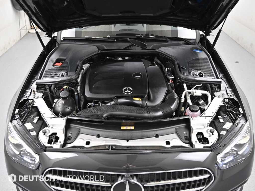 Mercedes Benz E class - Vista 8
