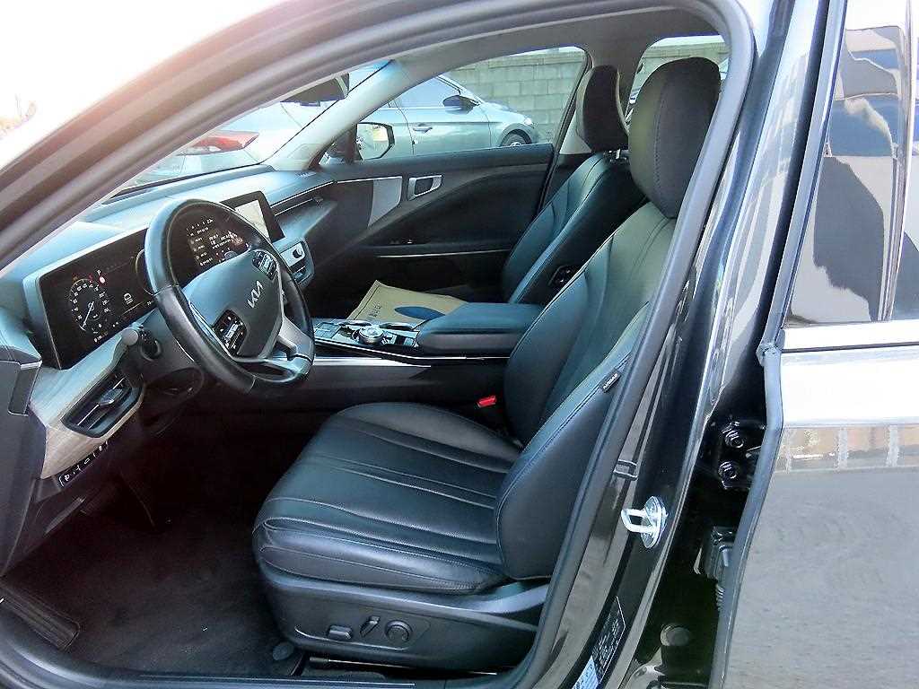 KIA K8 - Vista 7
