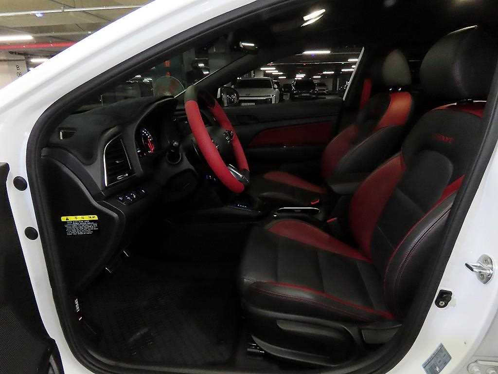 HYUNDAI Avante - Vista 8