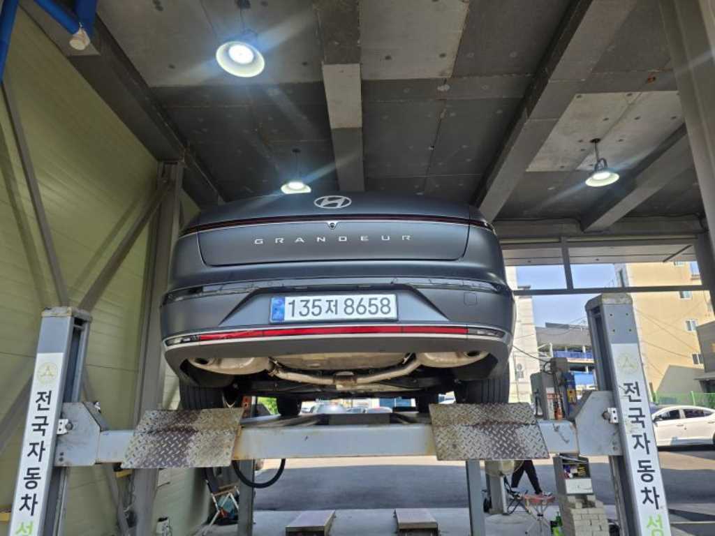 HYUNDAI Grandeur - Vista 7