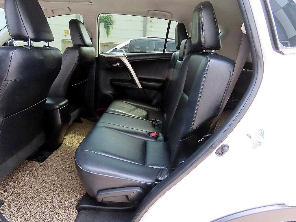 Toyota RAV4 - Vista 8
