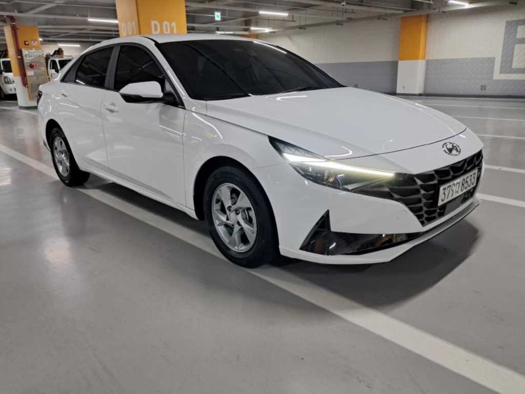 HYUNDAI Avante - Vista 2