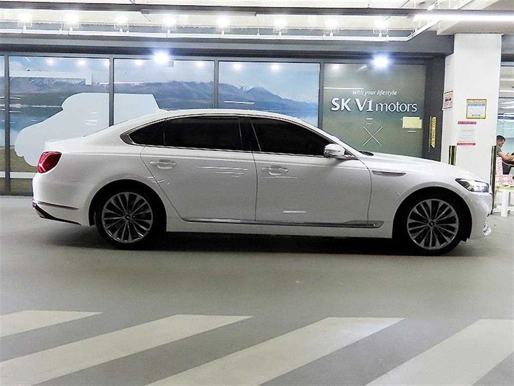 KIA K9 - Vista 3