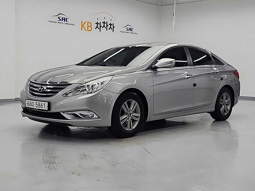 HYUNDAI Sonata - Vista 2
