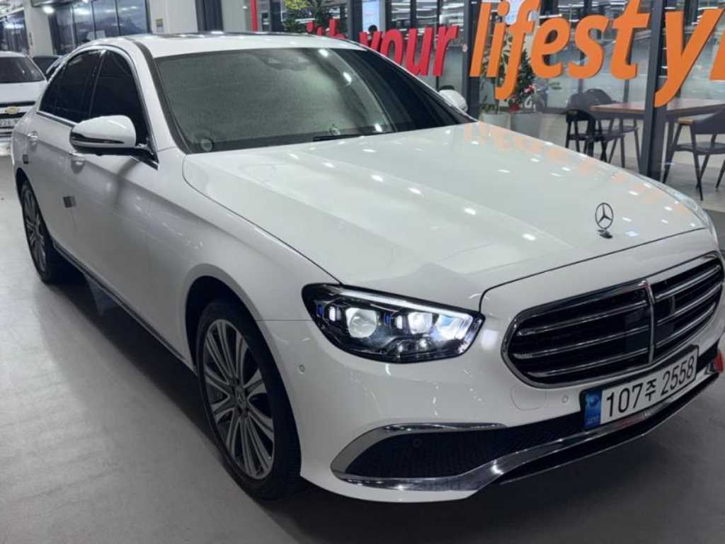 Mercedes Benz E class - Vista 2