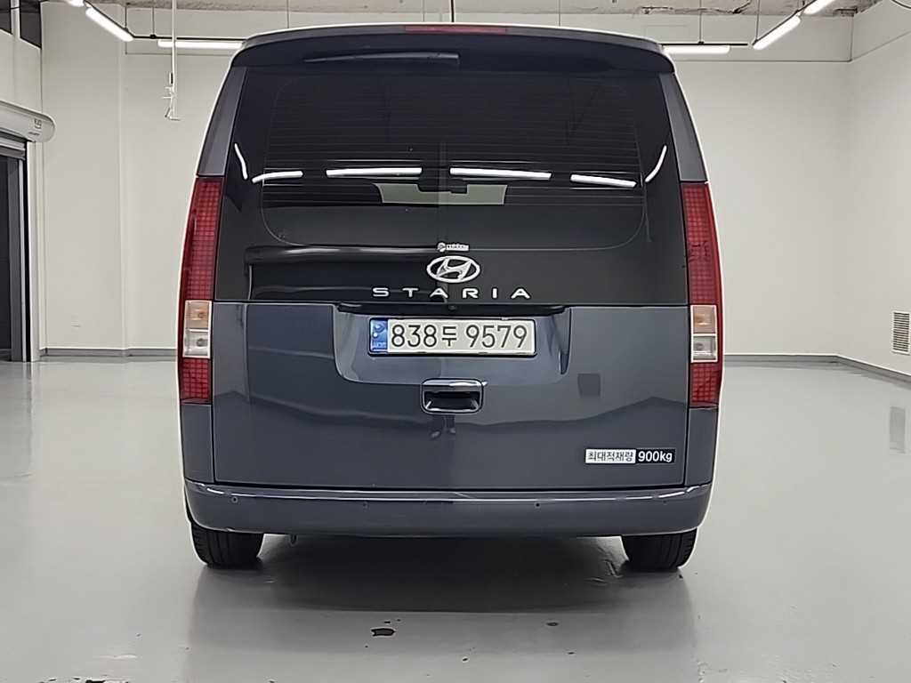 HYUNDAI Staria - Vista 3