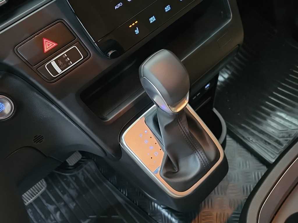 HYUNDAI Staria - Vista 10