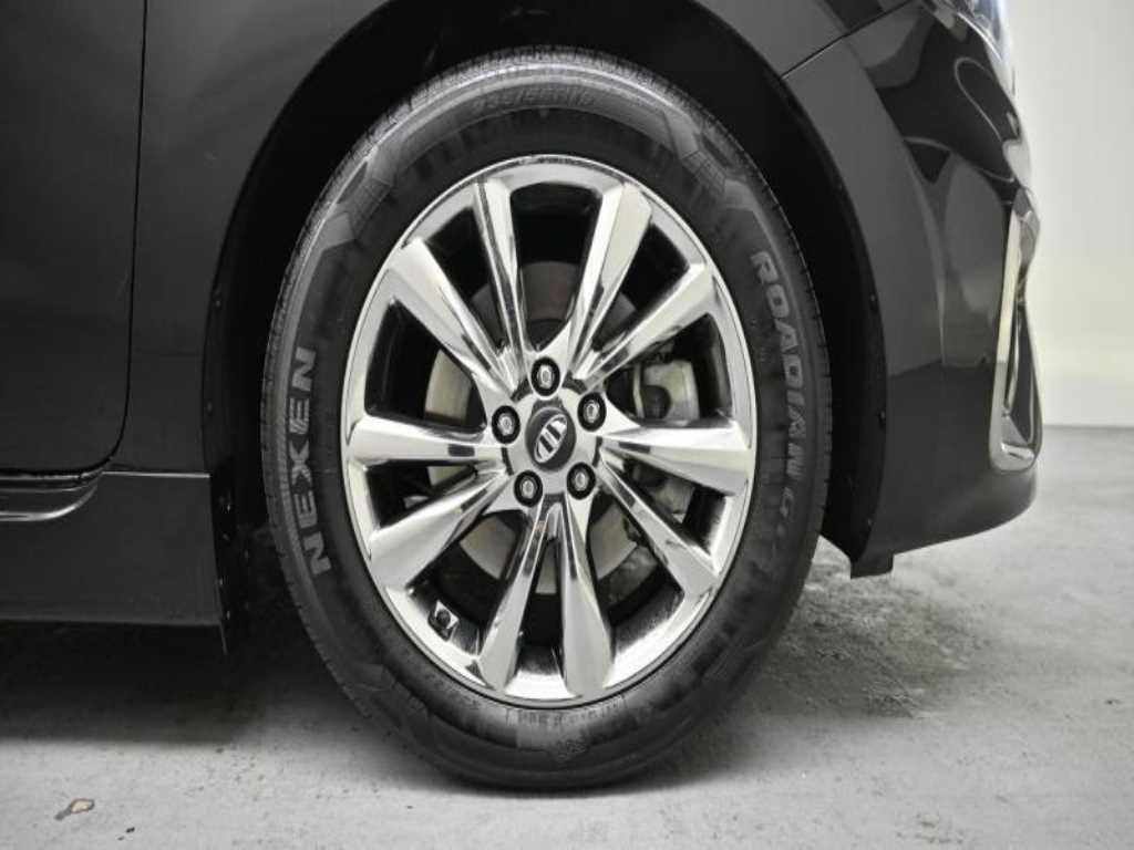 KIA Carnival - Vista 7