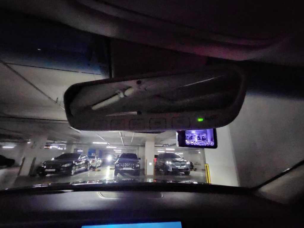 Genesis G90 - Vista 7