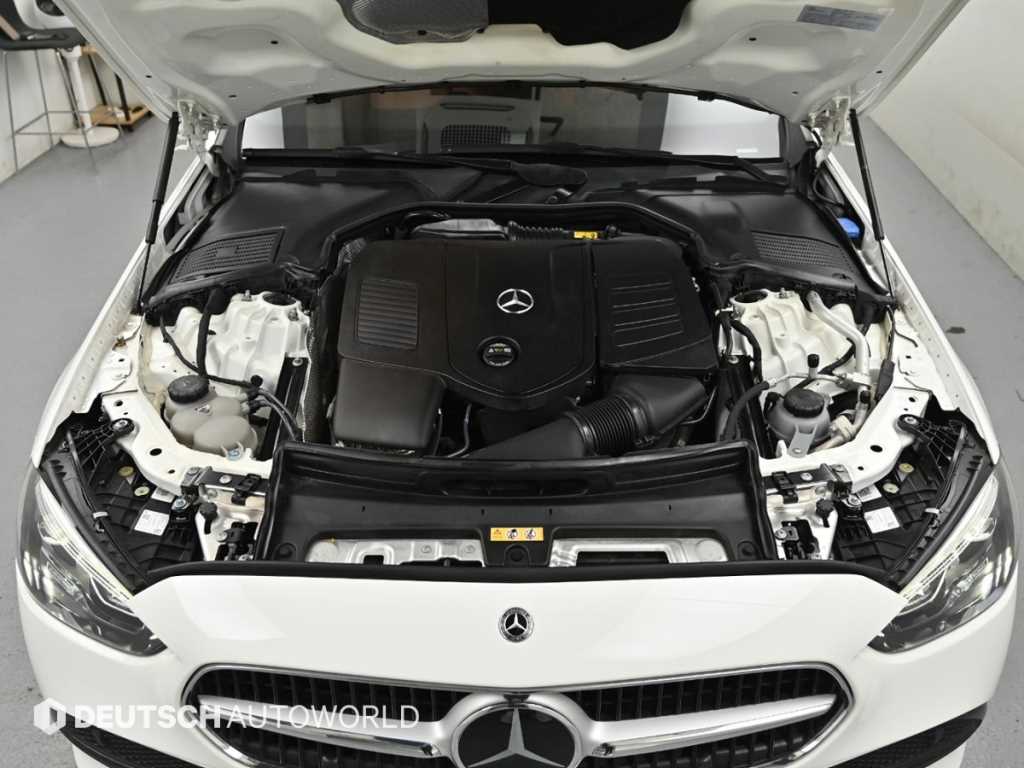 Mercedes Benz C Class - Vista 8