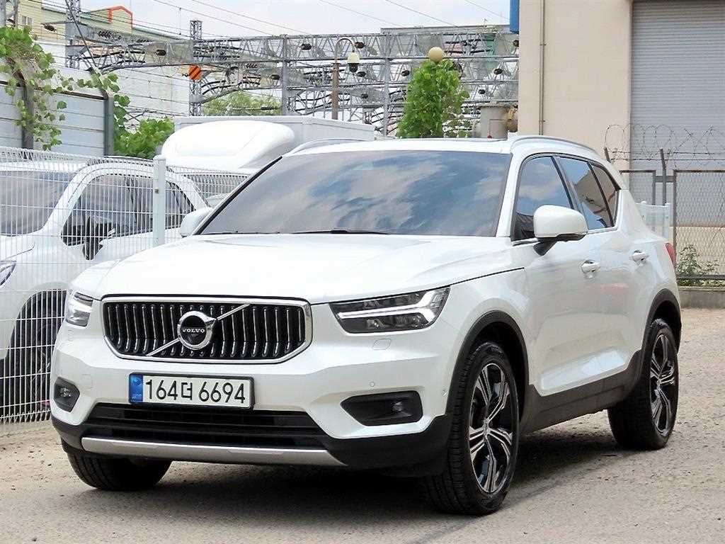 Volvo XC40 - Vista 3