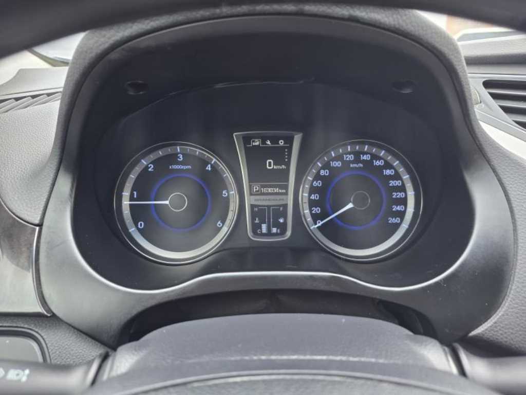 HYUNDAI Grandeur - Vista 12
