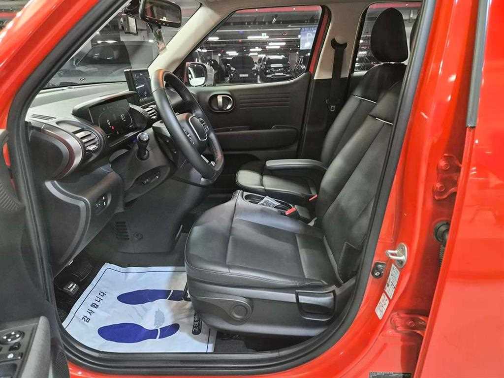 HYUNDAI Casper - Vista 8
