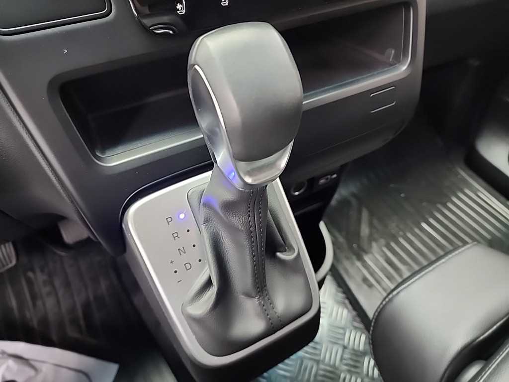 HYUNDAI Staria - Vista 10