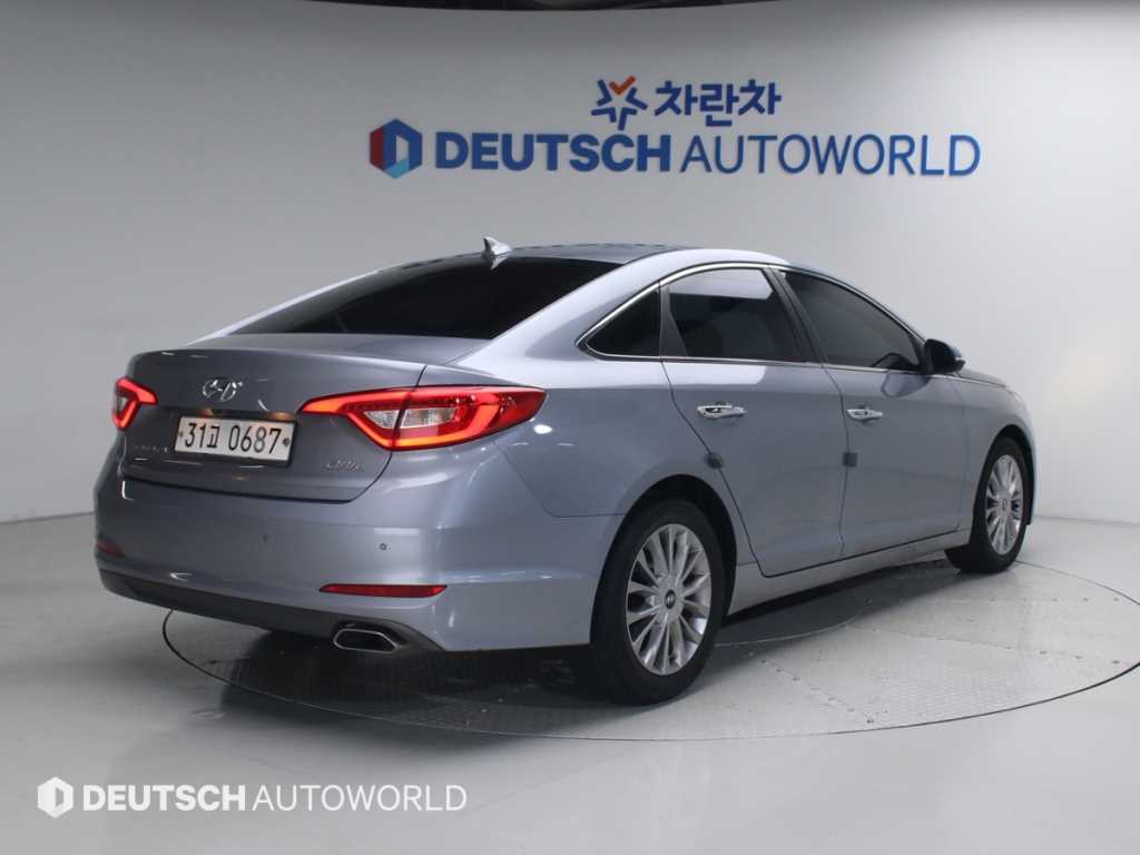 HYUNDAI Sonata - Vista 2