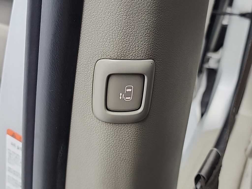 KIA Carnival 2015 Plateado - Importación desde Corea - HF Imports Iquique - Foto 17