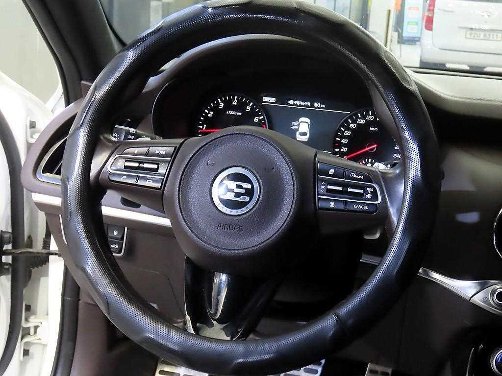 KIA Stinger - Vista 10