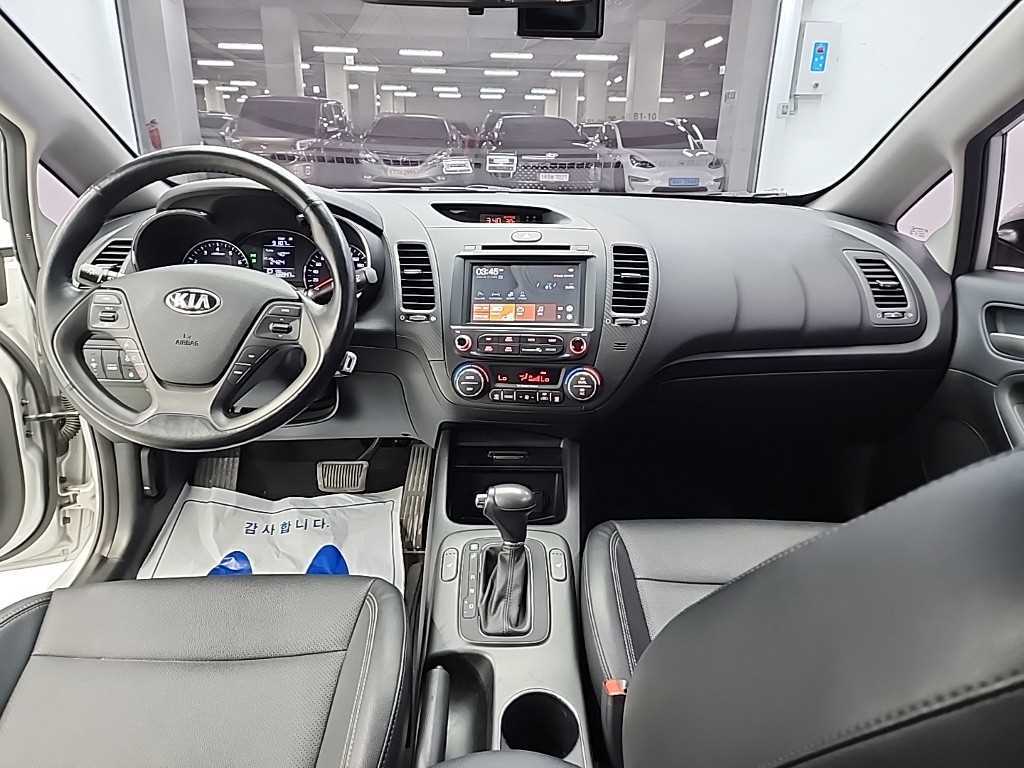 KIA K3 - Vista 9