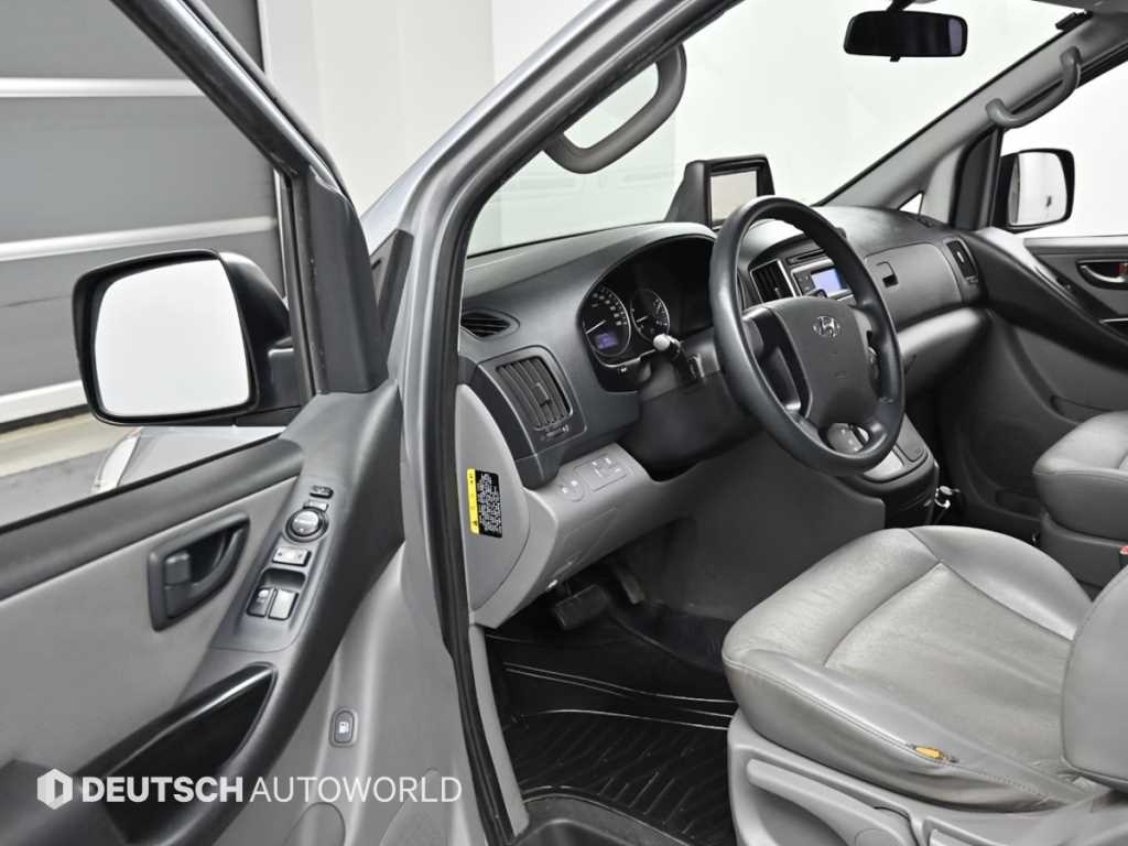 HYUNDAI Starex - Vista 11