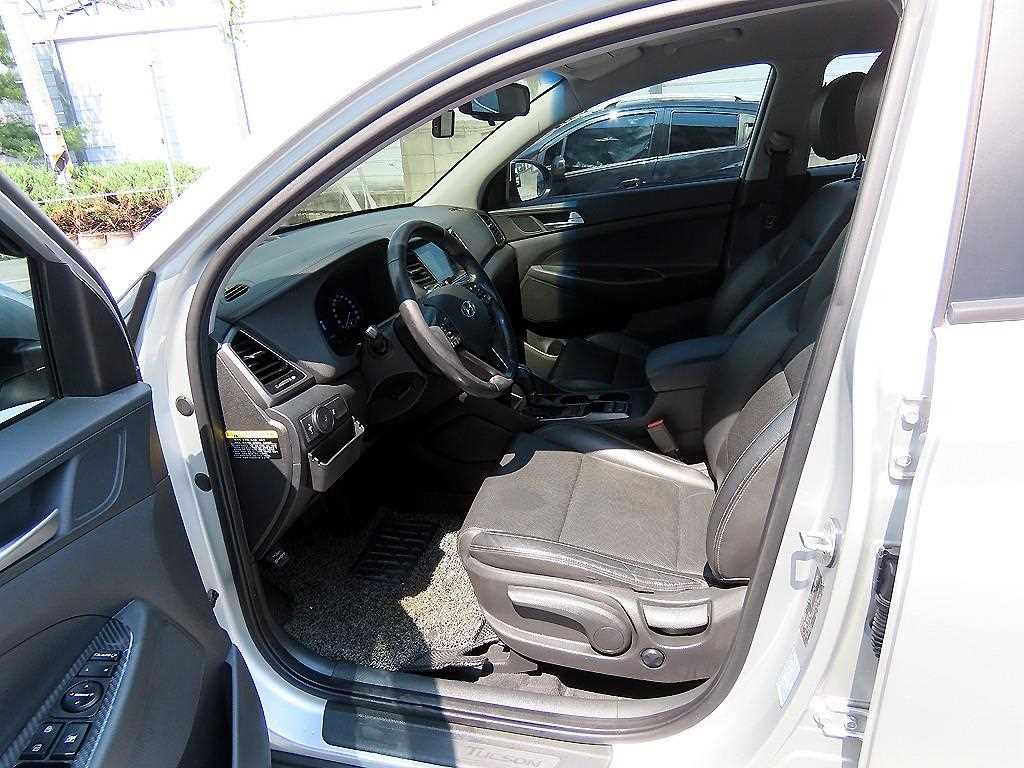 HYUNDAI Tucson - Vista 7
