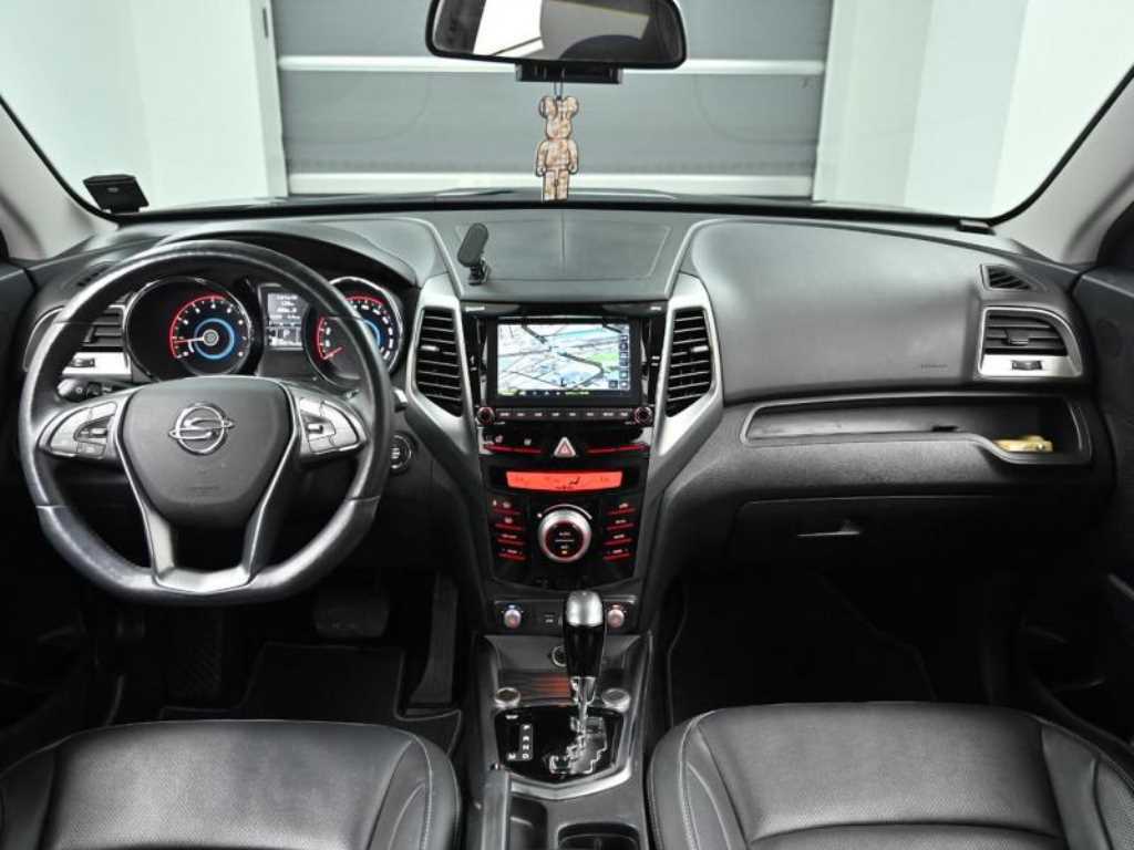 Ssangyong Tivoli - Vista 9