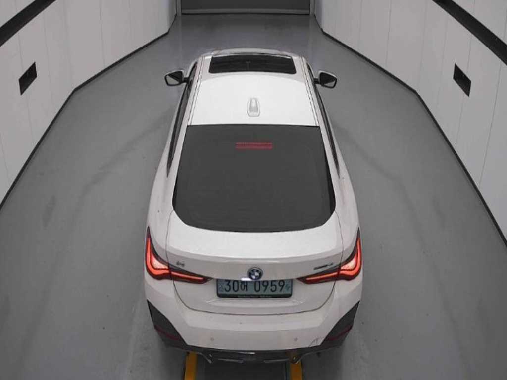 BMW i4 - Vista 9