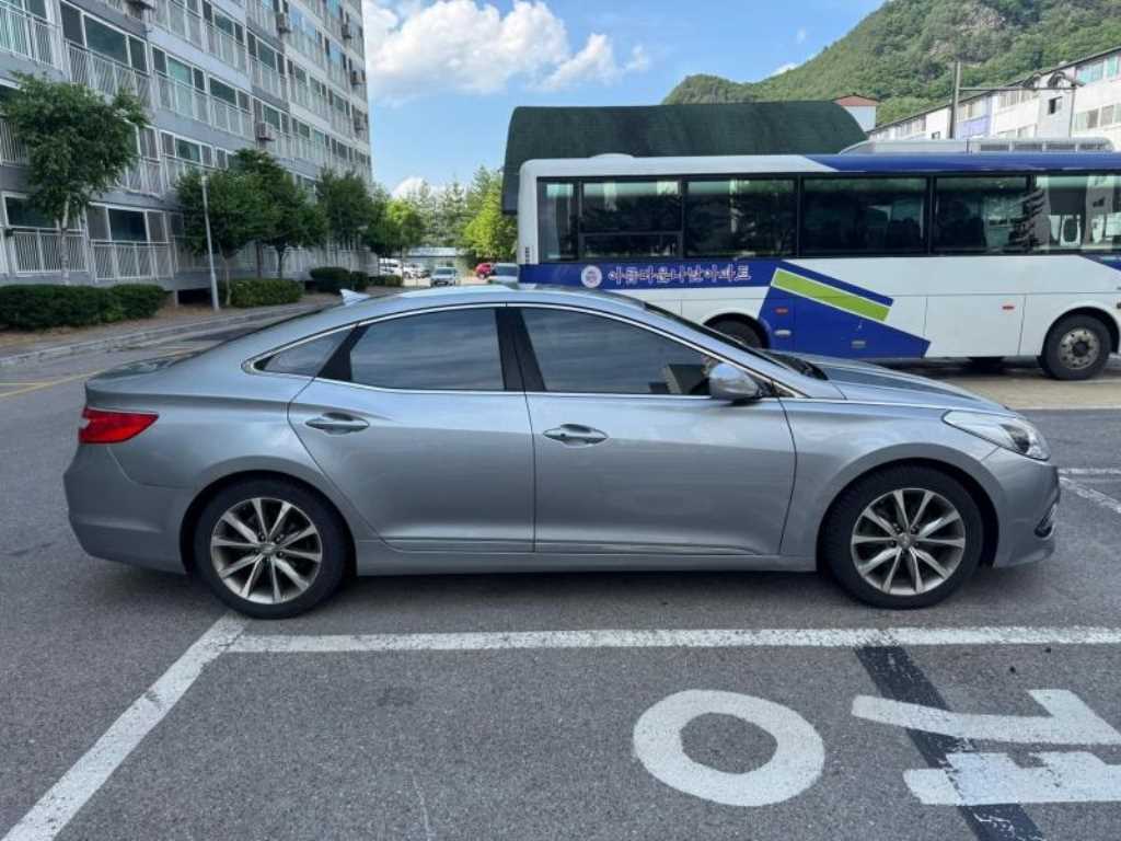 HYUNDAI Grandeur - Vista 2