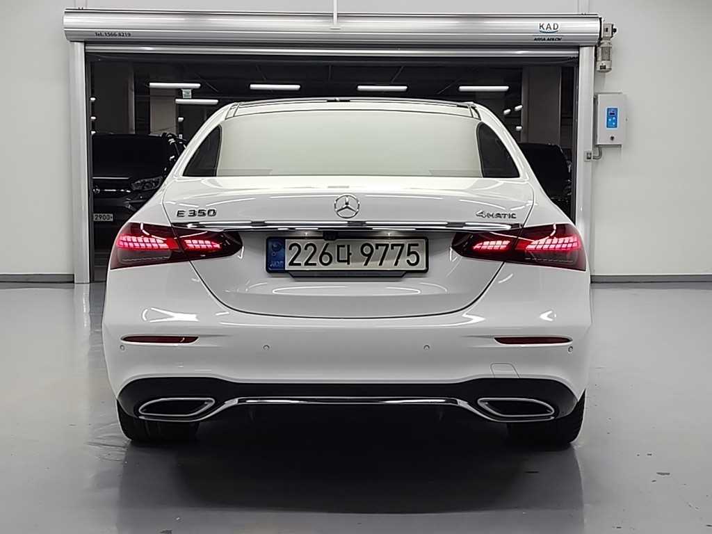 Mercedes Benz E class - Vista 3