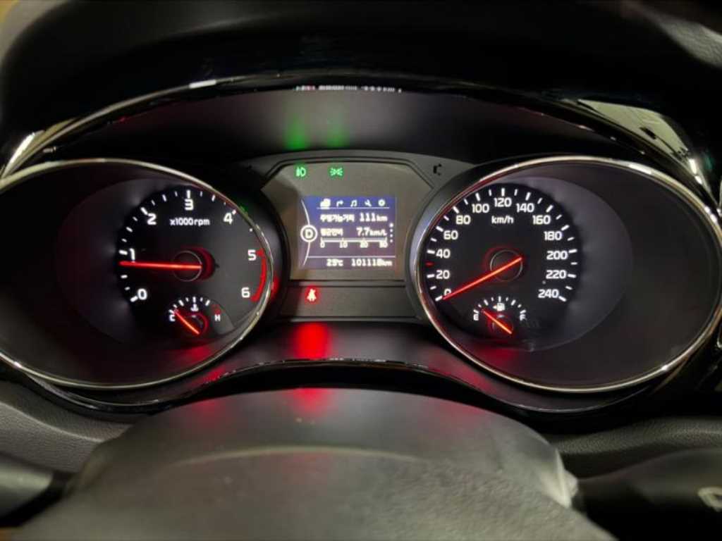 KIA Carnival - Vista 11