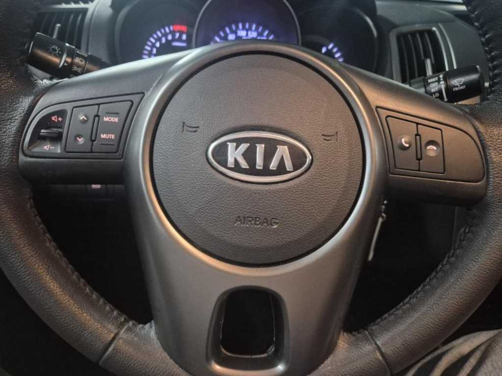 KIA Forte - Vista 9