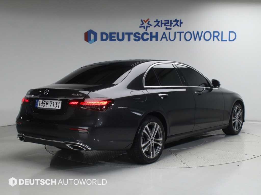 Mercedes Benz E class - Vista 2