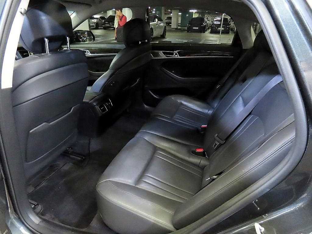 Genesis G80 - Vista 9