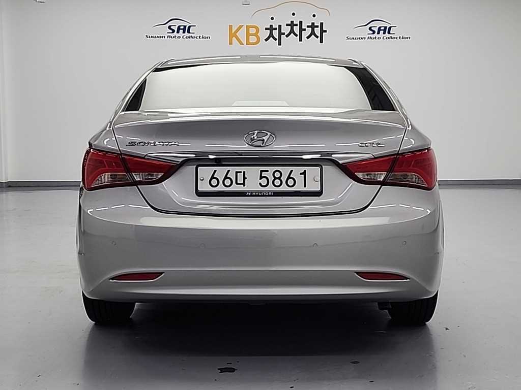 HYUNDAI Sonata - Vista 6