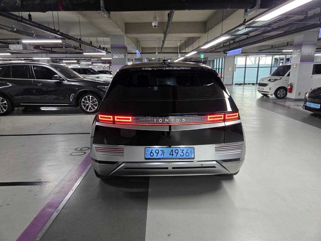 HYUNDAI Ioniq 5 - Vista 3