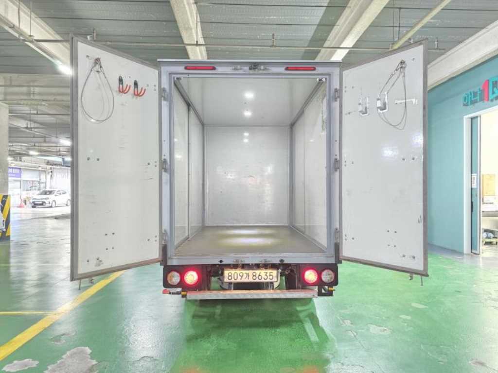 Small Truck Normal Box(High Deck) - Vista 12