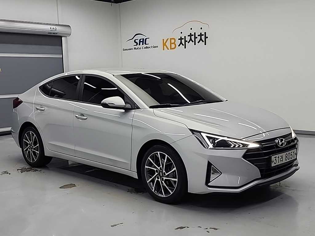 HYUNDAI Avante - Vista 6