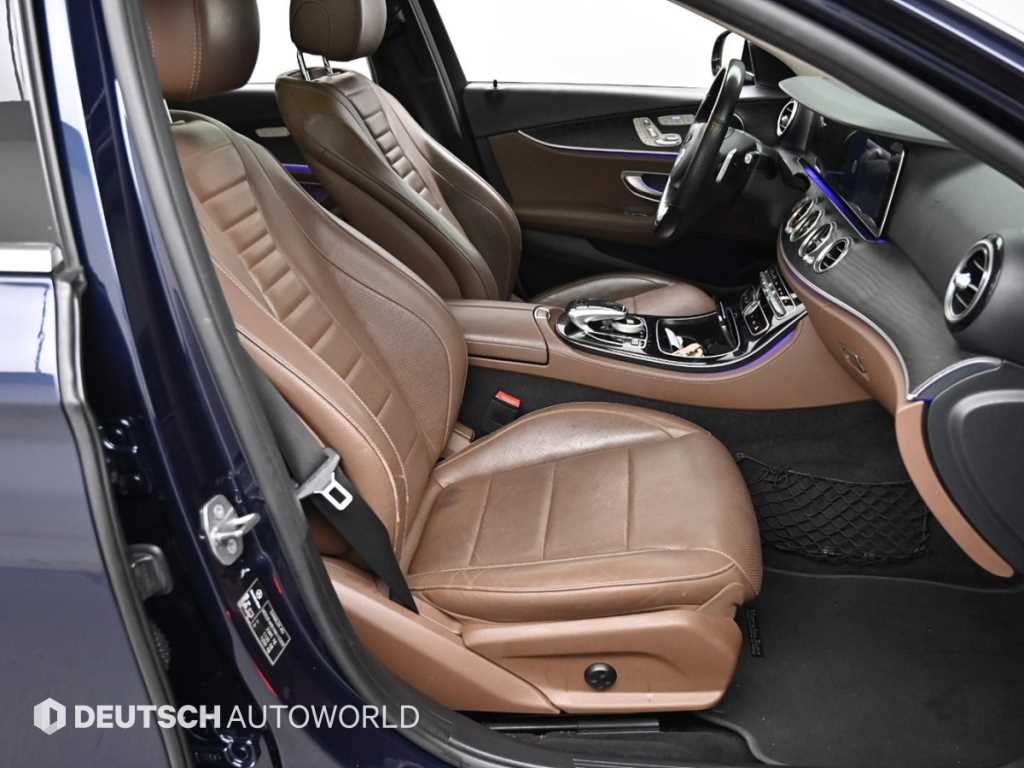 Mercedes Benz E class - Vista 12