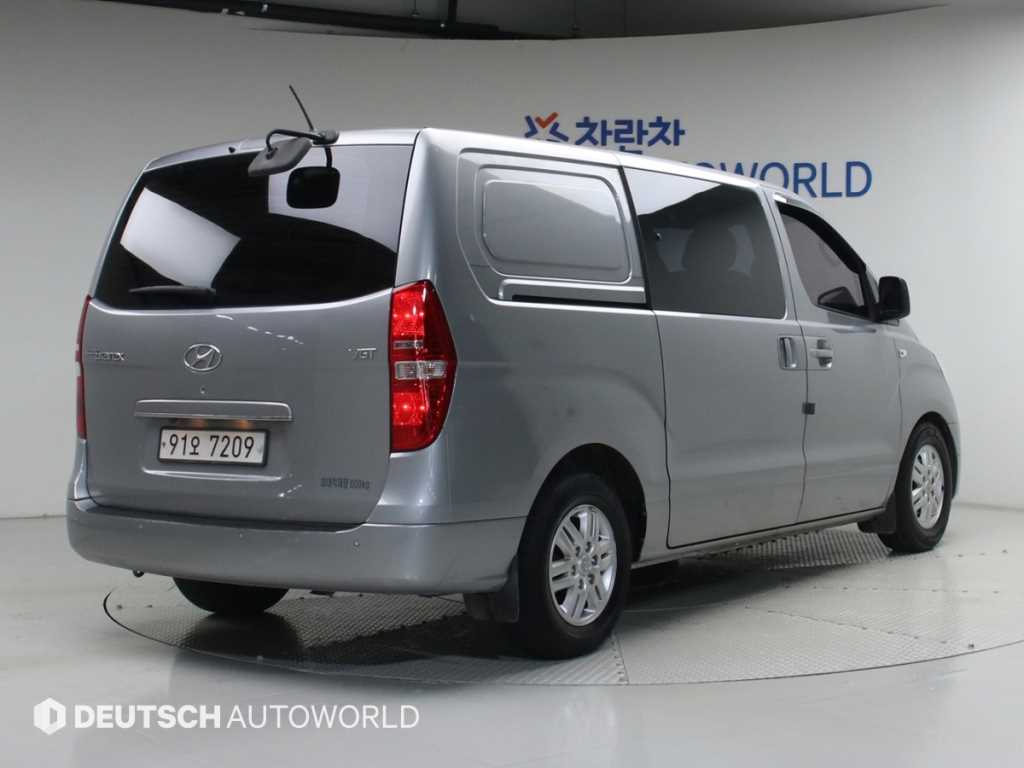 HYUNDAI Starex - Vista 2