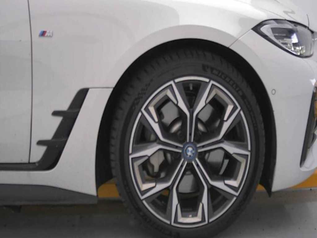 BMW i4 - Vista 10