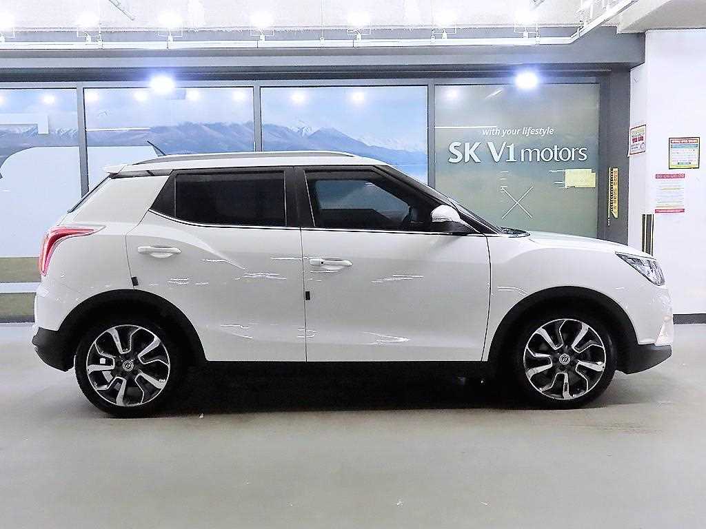 Ssangyong Tivoli - Vista 3