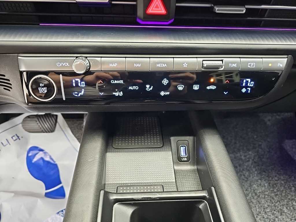 HYUNDAI Ioniq 6 - Vista 12