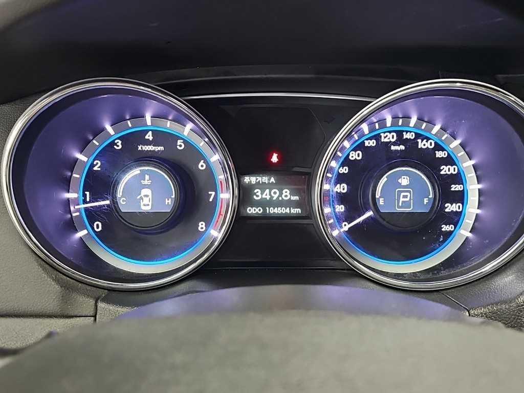 HYUNDAI Sonata - Vista 8
