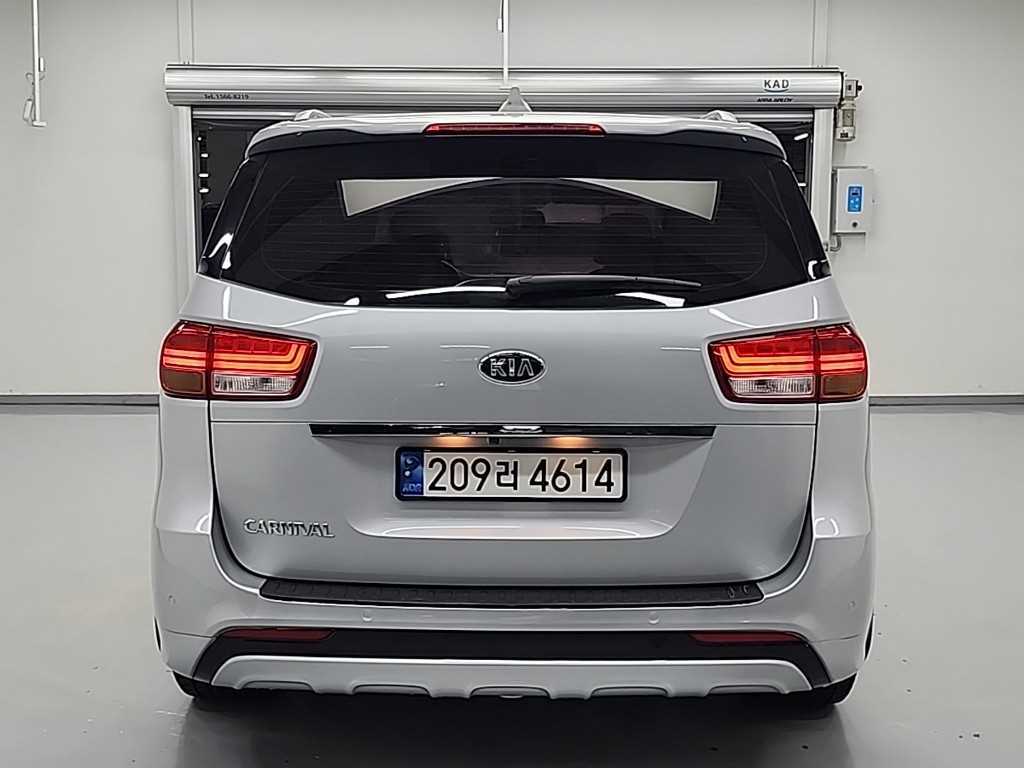 KIA Carnival - Vista 3