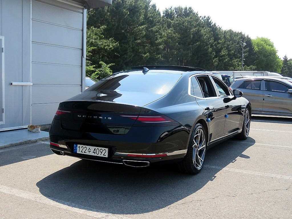 Genesis G90 - Vista 6