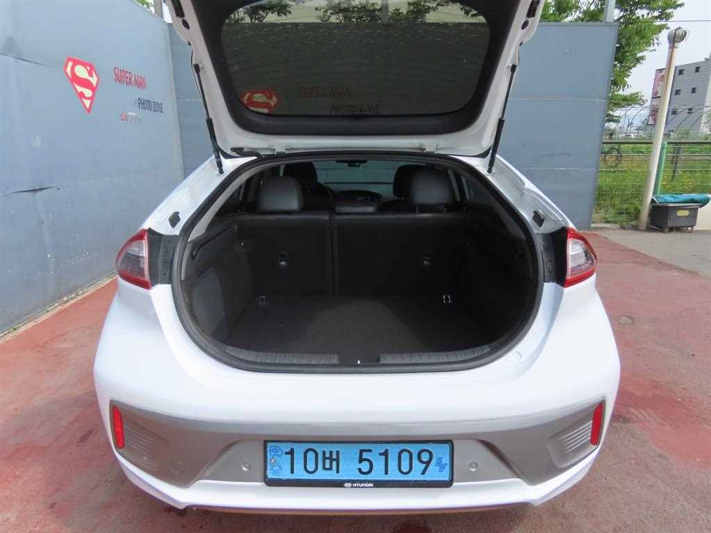 HYUNDAI Ioniq - Vista 7