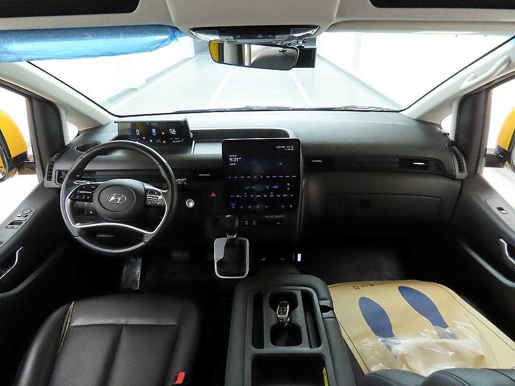 HYUNDAI Staria - Vista 10