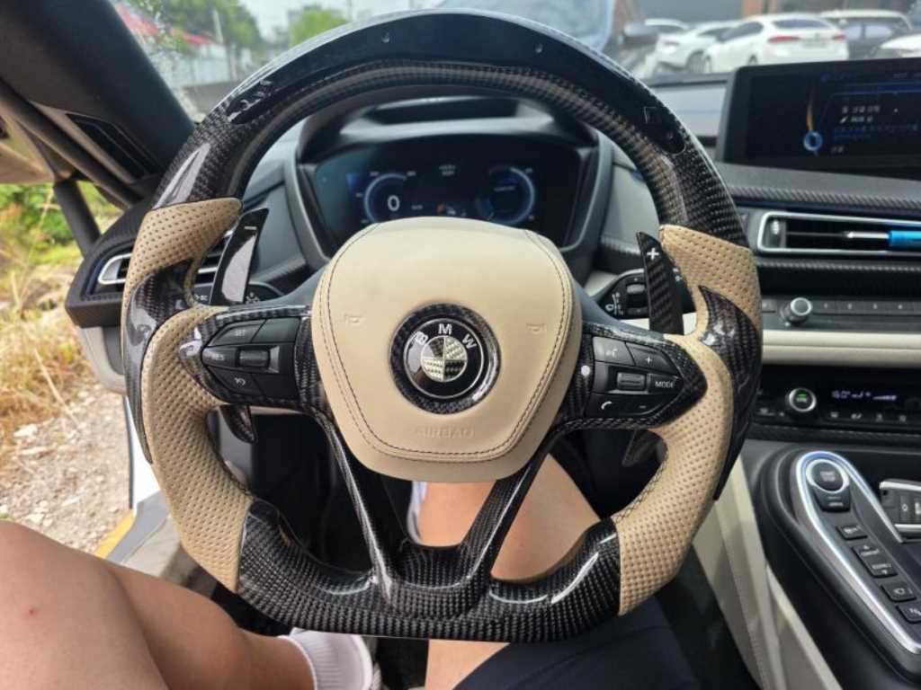 BMW i8 - Vista 8